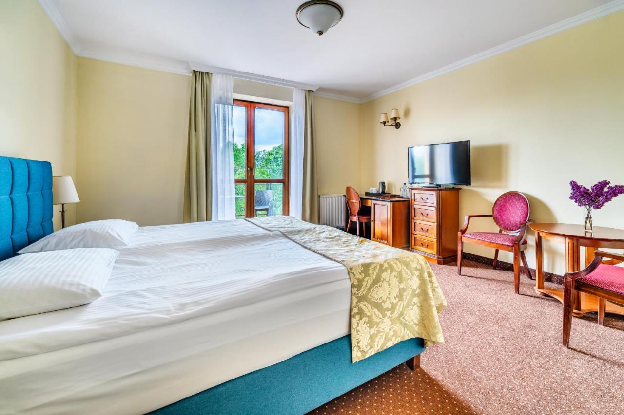 Hotel Pan Tadeusz Serock Extérieur photo