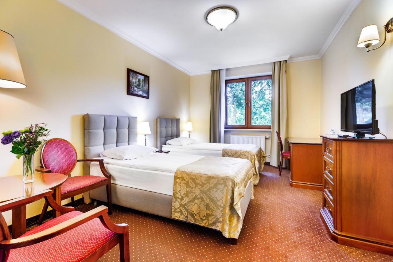 Hotel Pan Tadeusz Serock Extérieur photo